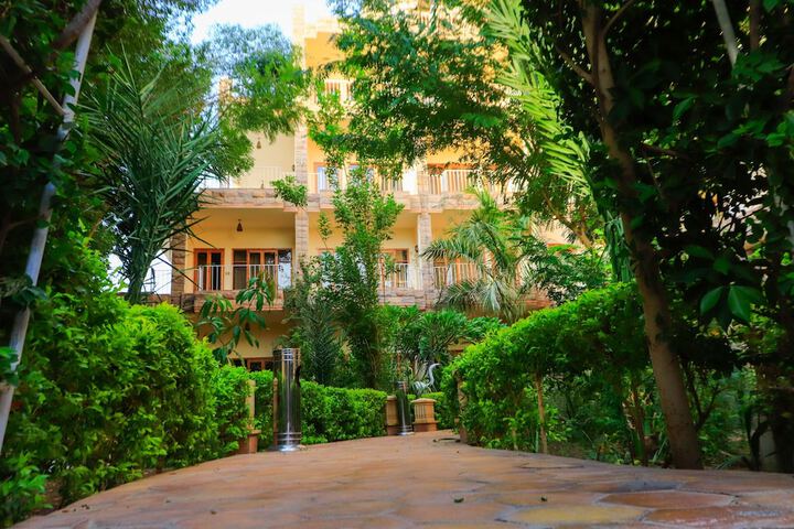 Hotel Exterior 158 of 164