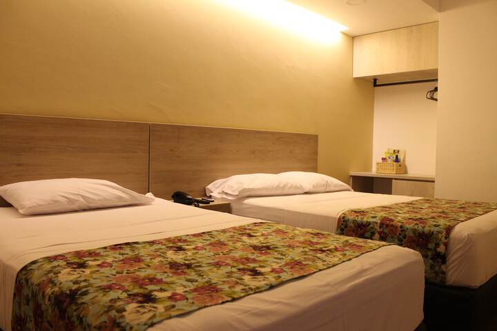 Room 17 of 40