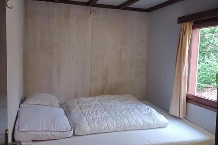 Room 3 of 27