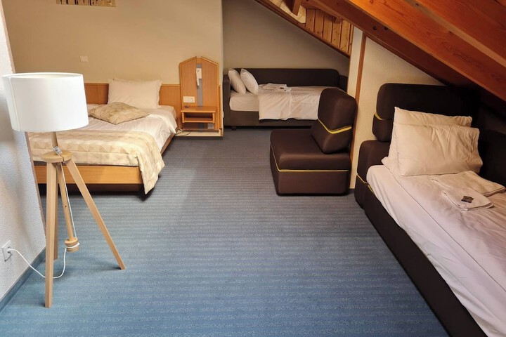 Room 25 of 88
