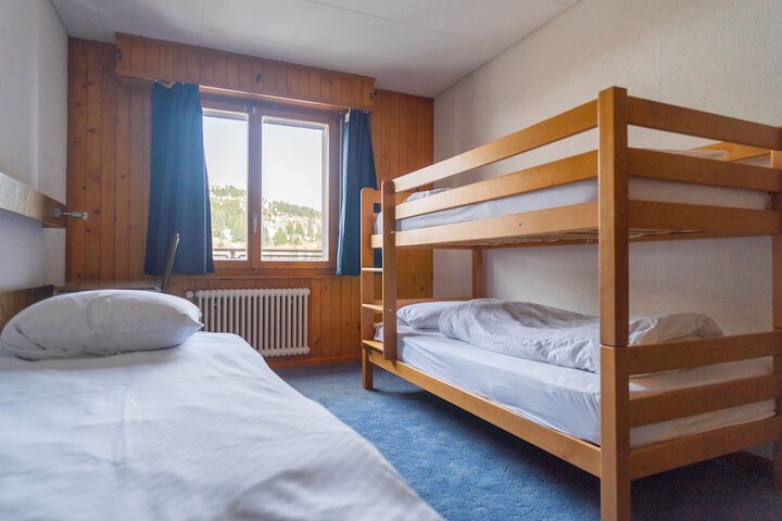 Room 4 of 10