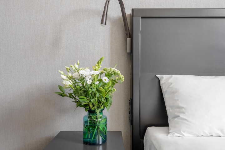 Room 10 of 68