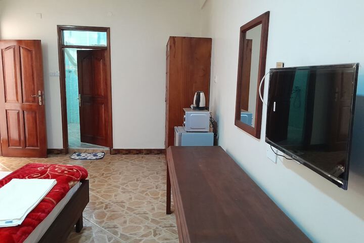 Room 4 of 19