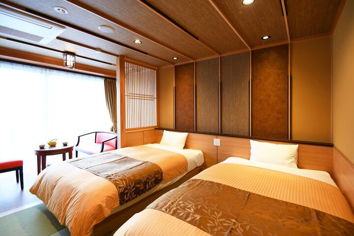 Room 16 of 114