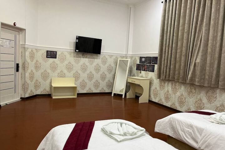Room 15 of 44