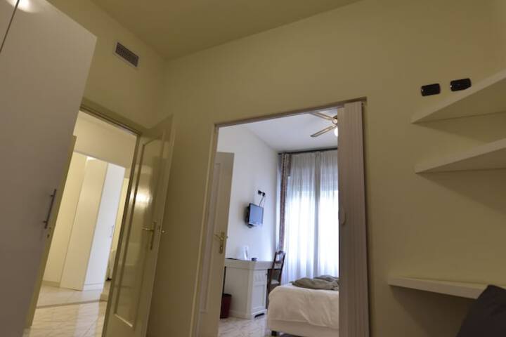 Room 13 of 60