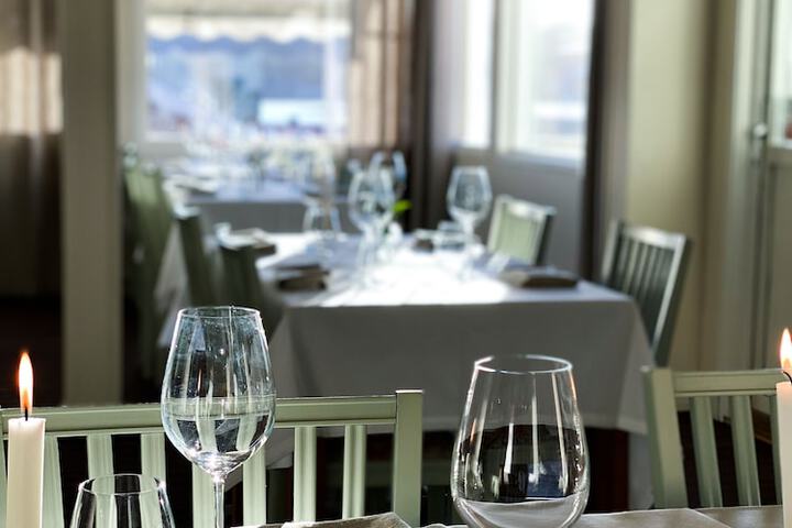 Dining 40 of 59