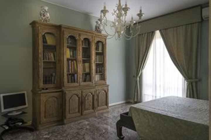 Room 13 of 35