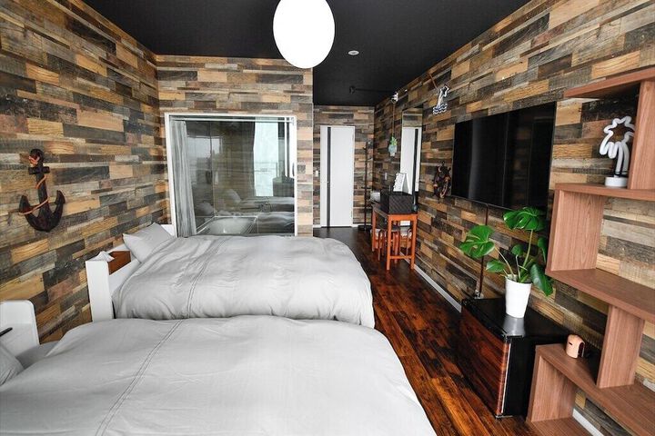 Room 13 of 72