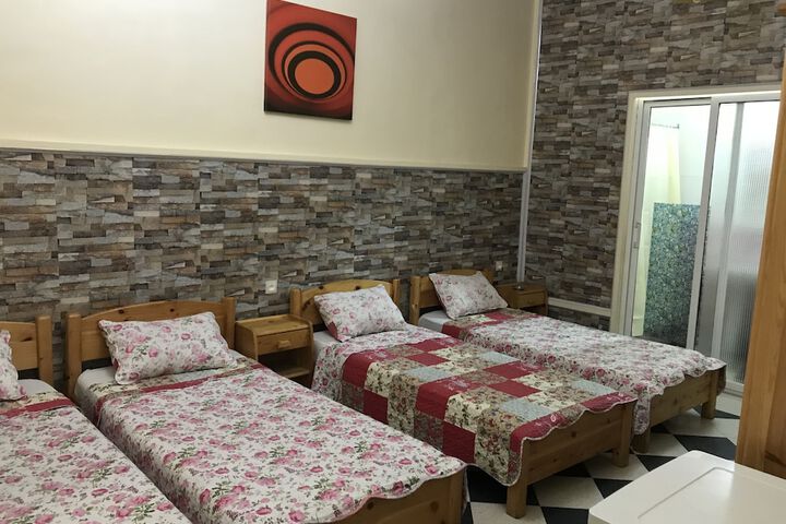 Room 5 of 19