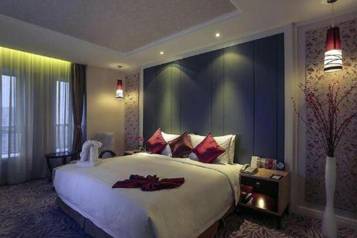 Spring Downtown Hotel
