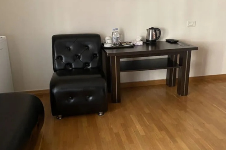 Room 3 of 8