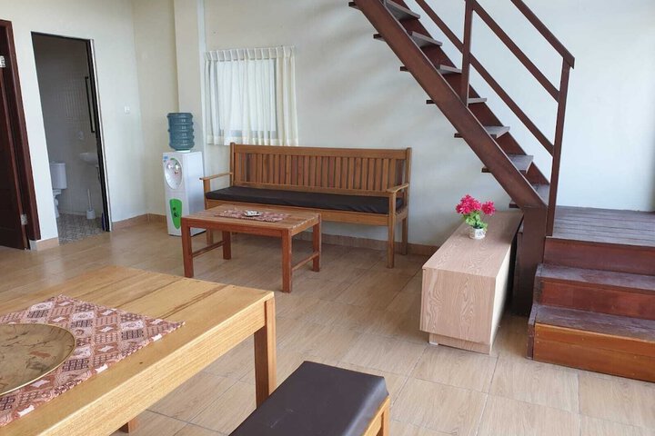 Room 9 of 18