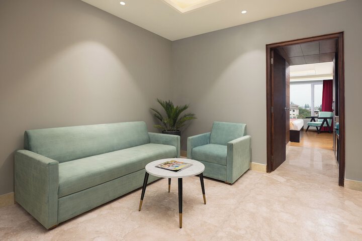 Room 6 of 22