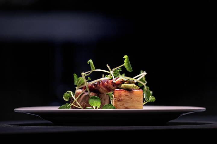 Dining 28 of 49