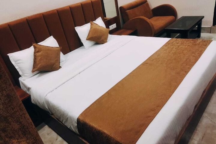 Room 9 of 48