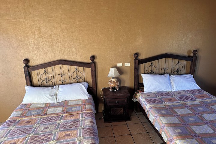 Room 3 of 44