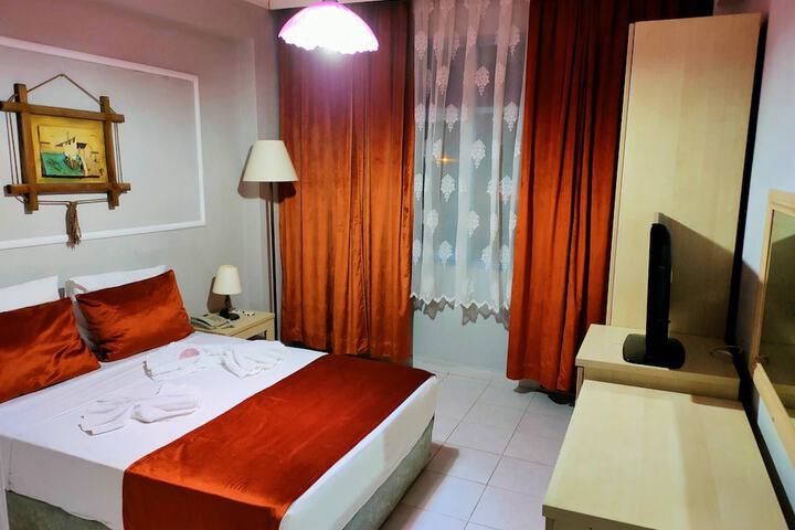 Room 9 of 49