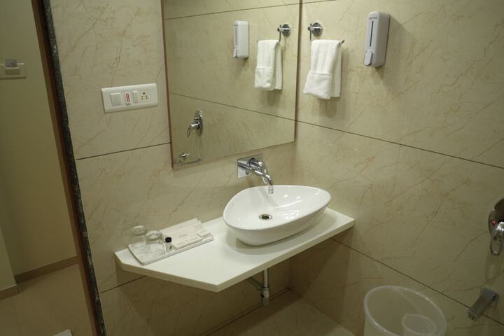 Room 42 of 87