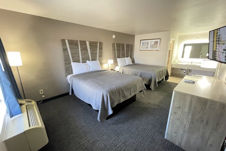 Room 4 of 10