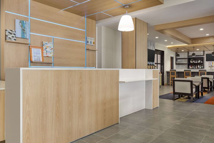 Hotel Interior 4 of 32