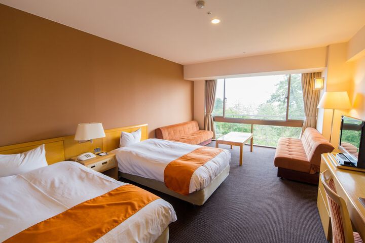 Room 5 of 38