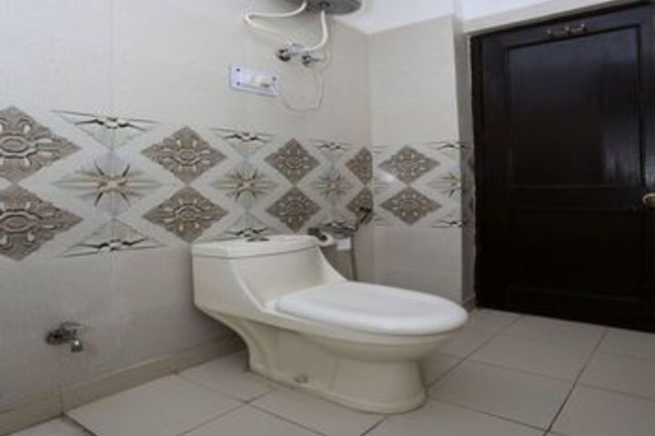 Room 2 of 25