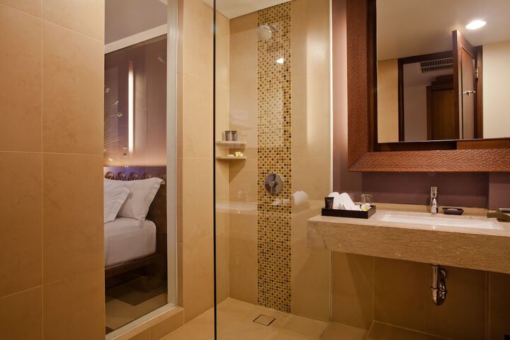 Room 21 of 48