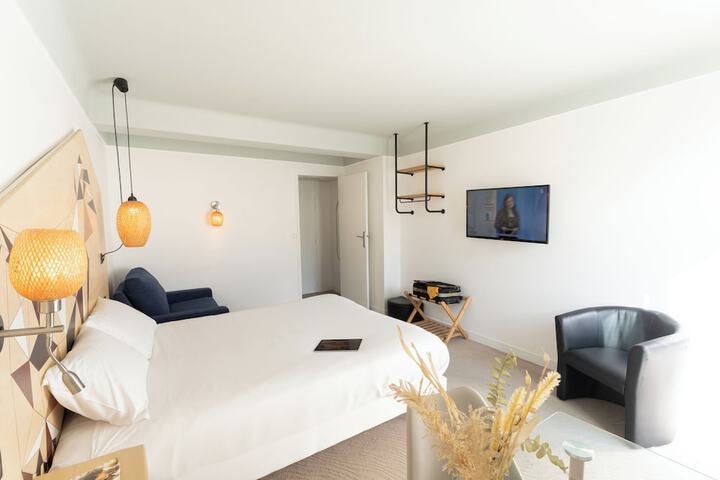 Room 16 of 43
