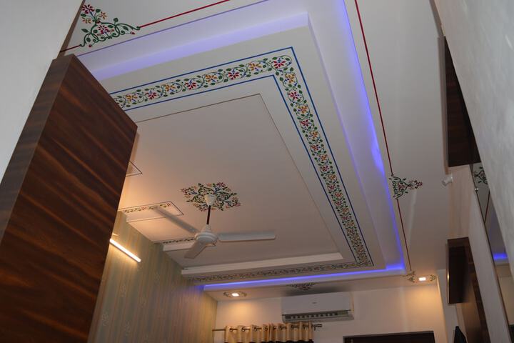Room 6 of 11