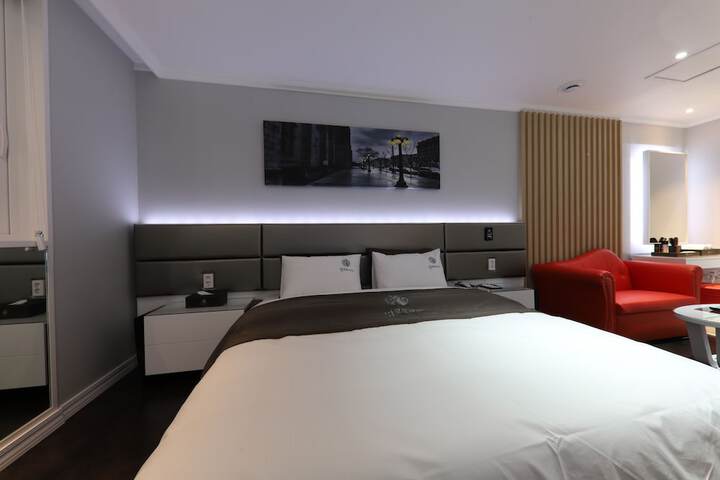 Room 5 of 58