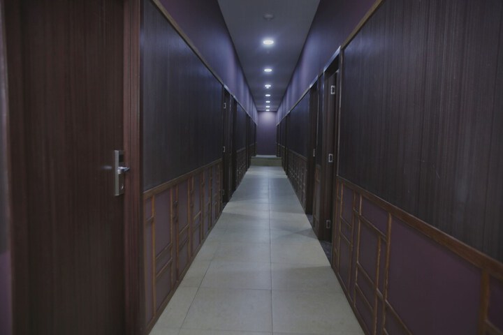 Ballroom/Hall 9 of 21