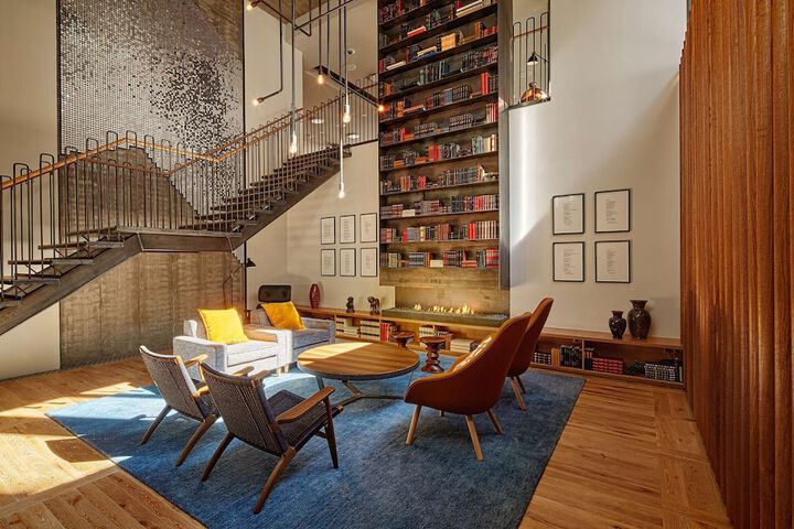 Entrance & Lobby
