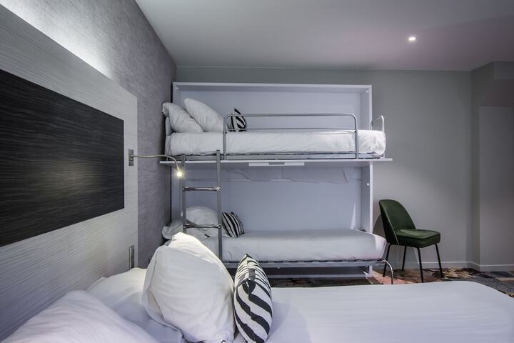Room 40 of 78
