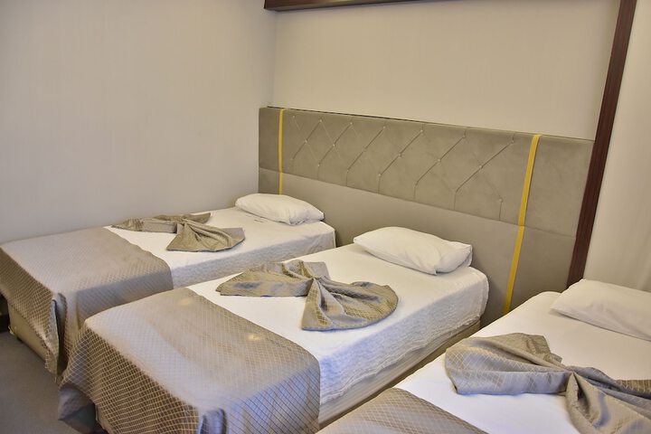 Room 9 of 35