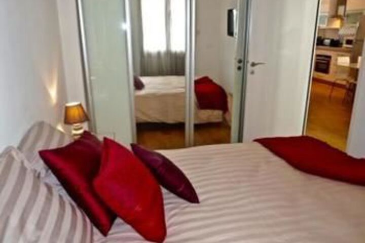 Room 8 of 25