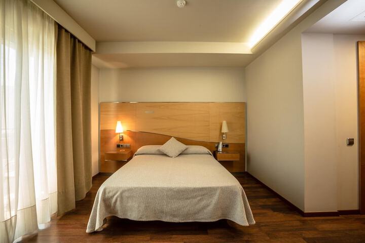 Room 11 of 35