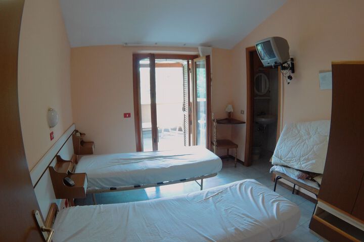 Room 26 of 30