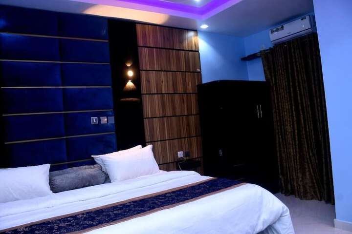 Room 4 of 26