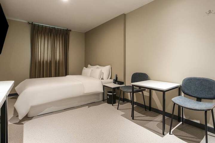 Room 68 of 78