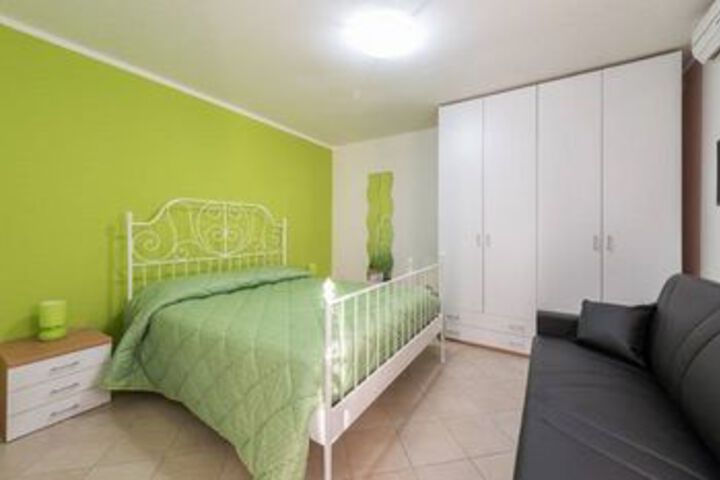 Room 28 of 52