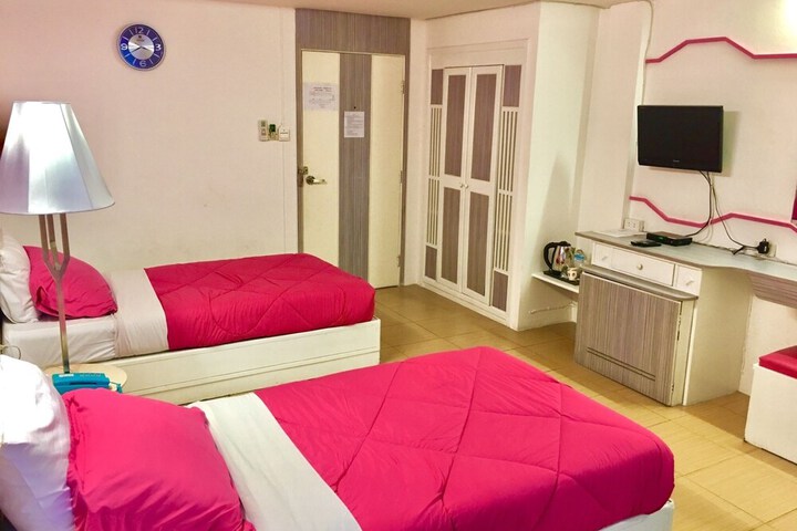 Room 19 of 44