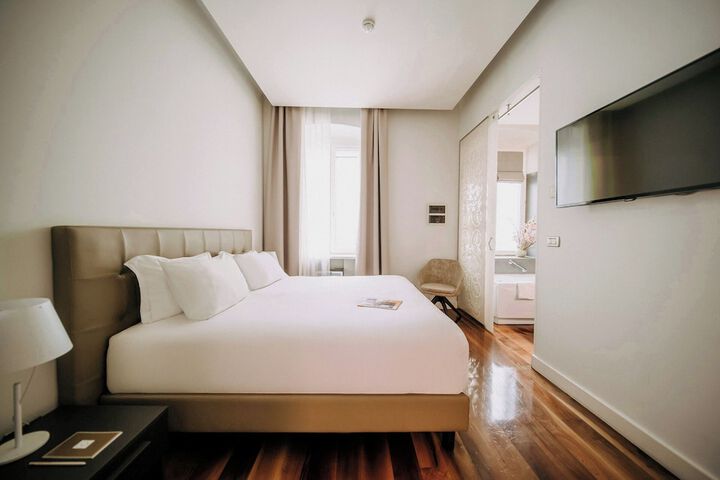 Room 7 of 32