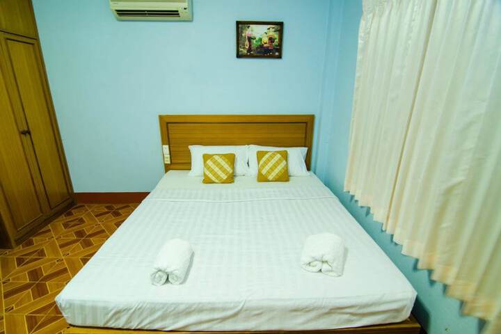 Room 13 of 29