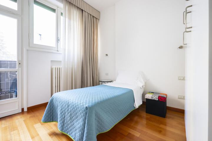 Room 40 of 51