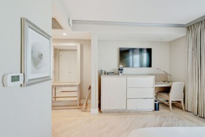 Room 150 of 318