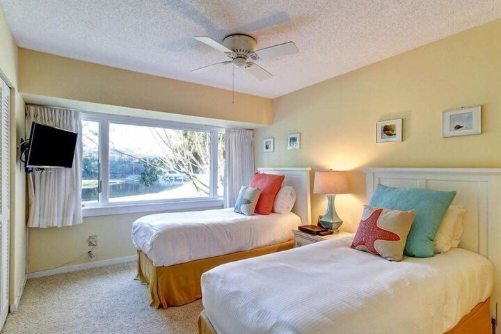 Room 3 of 36
