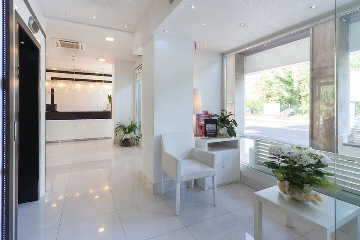 Guest Lobby
