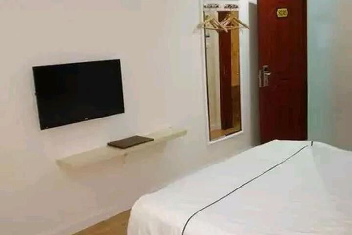 Qiaojia Business Hotel