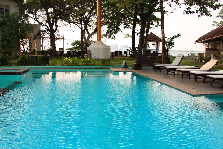 Pools & Facilities
